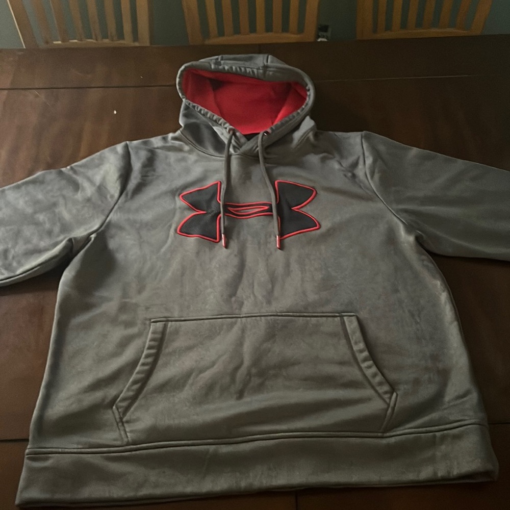 Large grey Under armor with red tones hoodie